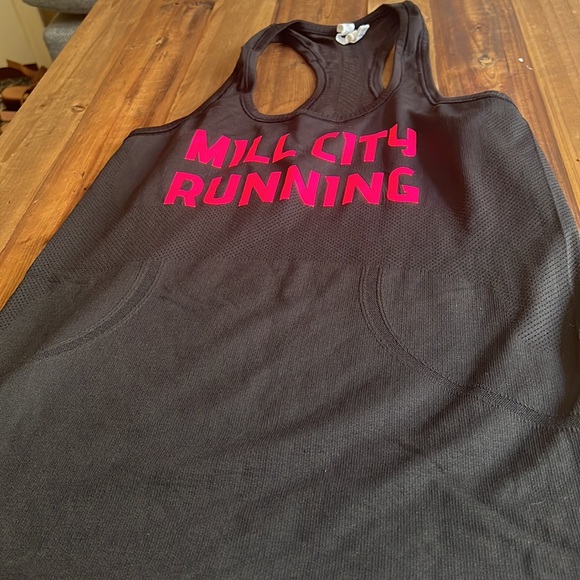 Lululemon swiftly tank - Picture 2 of 4
